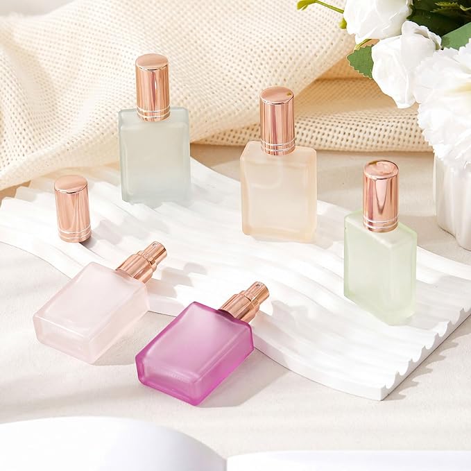 Domensi 30 Pcs 10/15/30/50 ml Glass Perfume Bottles Mini Glass Empty Spray Atomizer Bottles Bulk Refillable Perfume Dispenser Container with Pump Tool for Travel Skin Care (15 ml,Floral Color)