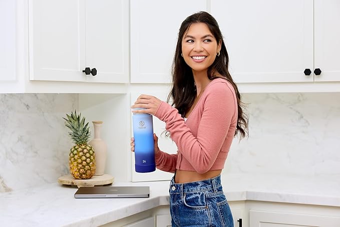 Takeya Actives Stainless Steel Water Bottle, Insulated Spout Lid, Keeps Drinks Cold 24 Hrs, Leakproof, Durable, Dishwasher Safe, Ideal for Gym, Travel, Fits Most Cup Holders, 24 oz/Ombre Pacific Blue