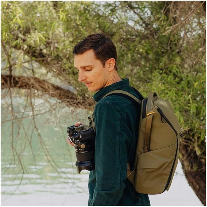 Peak Design Everyday Backpack 20L, Kelp, MagLatch Top, Dual Side Access, FlexFold Dividers, Fits 15" Laptop, For Camera Carry, Daily Commutes or Travel, Versatile Backpack for Men and Women