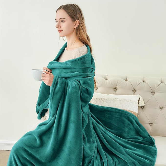 BEDELITE Fleece Blanket Twin Size Emerald Green Throw Blankets for Couch & Bed, Luxury Plush Cozy Fuzzy Blanket 60x80 inches, Super Soft Warm Lightweight Throw Blanket for Travel Camping