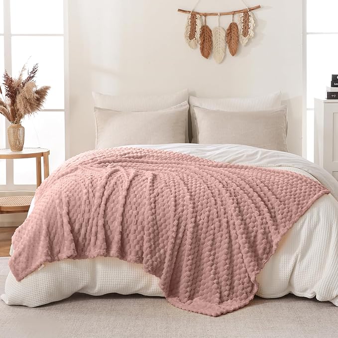 Bnuitland Pink Flannel Throw Blanket (50X70 inches), 300 GSM Fleece Cozy Warm Soft Home Decor Lightweight Bed Sofa Blanket for Adults, Suitable for All Seasons.