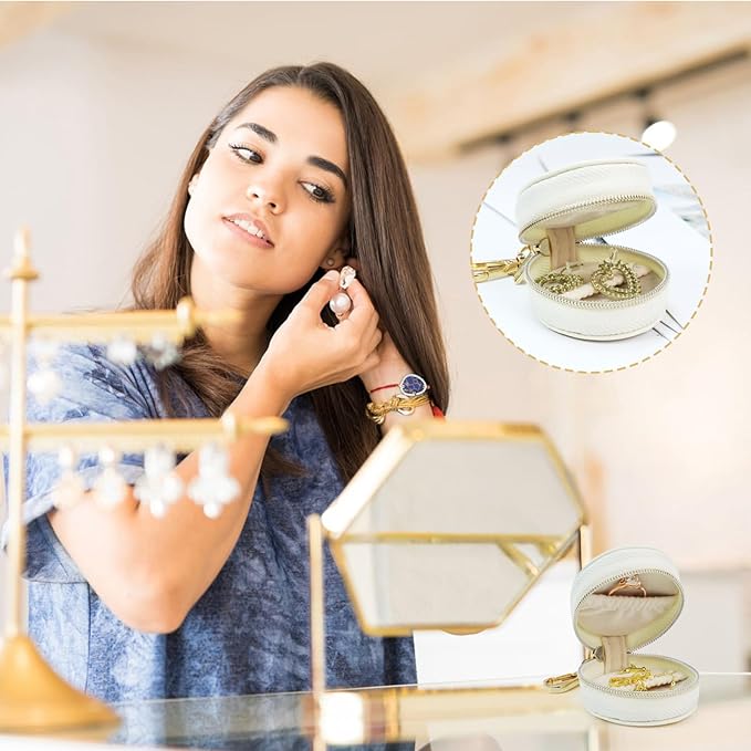 Portable Ring Keychain Holder for Gym and Travel - White Jewelry Holder for Sports Bag, Compact Ring Earring Necklace Storage Case