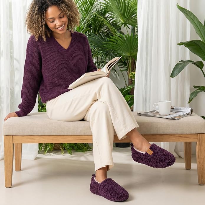 EverFoams Women’s Soft Curly Full Slippers Memory Foam Lightweight House Shoes Cozy Loafer with Polar Fleece Lining