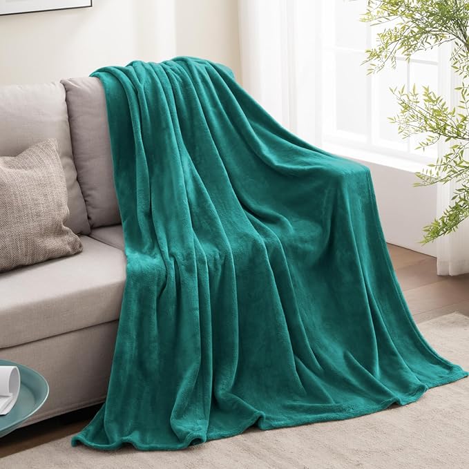 BEDELITE Fleece Blanket Emerald Green Throw Blankets for Couch & Bed, Luxury Plush Cozy Fuzzy Blanket 50x60 inches, Super Soft Warm Lightweight Throw Blanket for Travel Camping