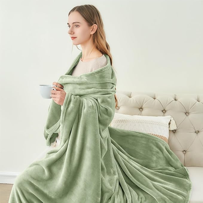 BEDELITE Fleece Blanket Sage Grey Green Throw Blankets for Couch & Bed, Luxury Plush Cozy Fuzzy Blanket 50x60 inches, Super Soft Warm Lightweight Throw Blanket for Travel Camping