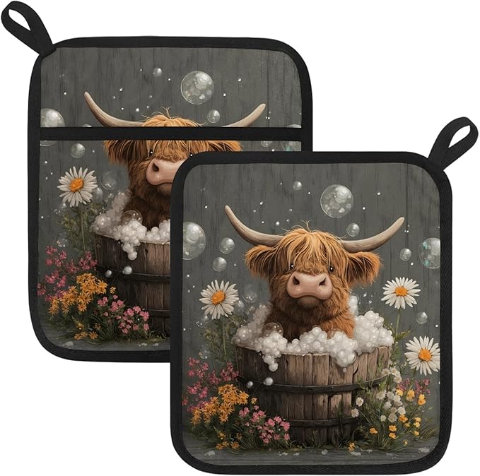 Rural Bathing Highland Cow Pot Holders with Pockets 2 PCS, Heat Resistant Oven Mitts Hot Pads for Kitchen Baking Cooking, Square Thick Pot Holders Kitchen Hot Potholders, 8.5x10 Inches
