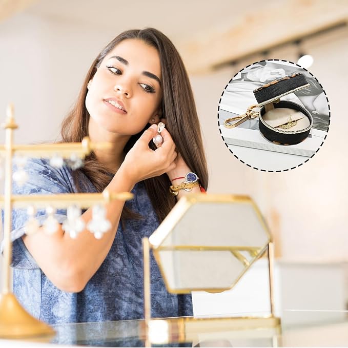 Portable Ring Keychain Holder for Gym and Travel - Jewelry Holder for Sports Bag, Compact Ring Earring Necklace Storage Case (Brown leopard print)