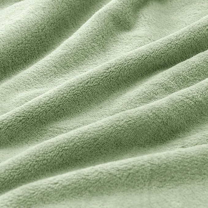 BEDELITE Fleece Blanket Twin Size Sage Grey Green Throw Blankets for Couch & Bed, Luxury Plush Cozy Fuzzy Blanket 60x80 inches, Super Soft Warm Lightweight Throw Blanket for Travel Camping