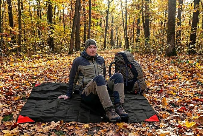 Orga'Neat Pocket Picnic Blanket, Beach Mat Waterproof Sandproof, Compact Lightweight Small Tarp for Camping, Hiking, Backpacking, Festival, Travel, Foldable in Bags (Black/Red, 55"x60")