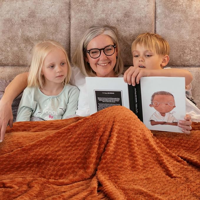 Bnuitland Orange Flannel Throw Large Blanket (Queen Size 90X90 inches), 300 GSM Fleece Cozy Warm Soft Home Decor Lightweight Bed Blanket for Adults,Suitable for All Seasons.
