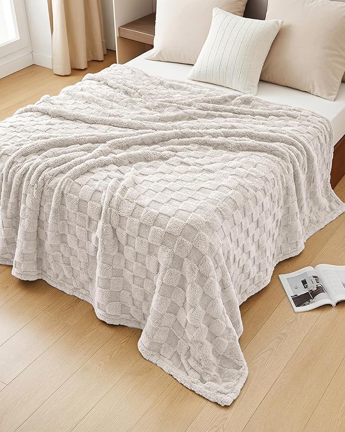 Utopia Bedding Linen Checkered Fleece Throw Blanket for Couch, Sofa, Soft Plush Cozy Blanket for Women and Men Home Decor, Ultra Comfy Travel-Friendly Throws for Relaxation, 50x60 Inches