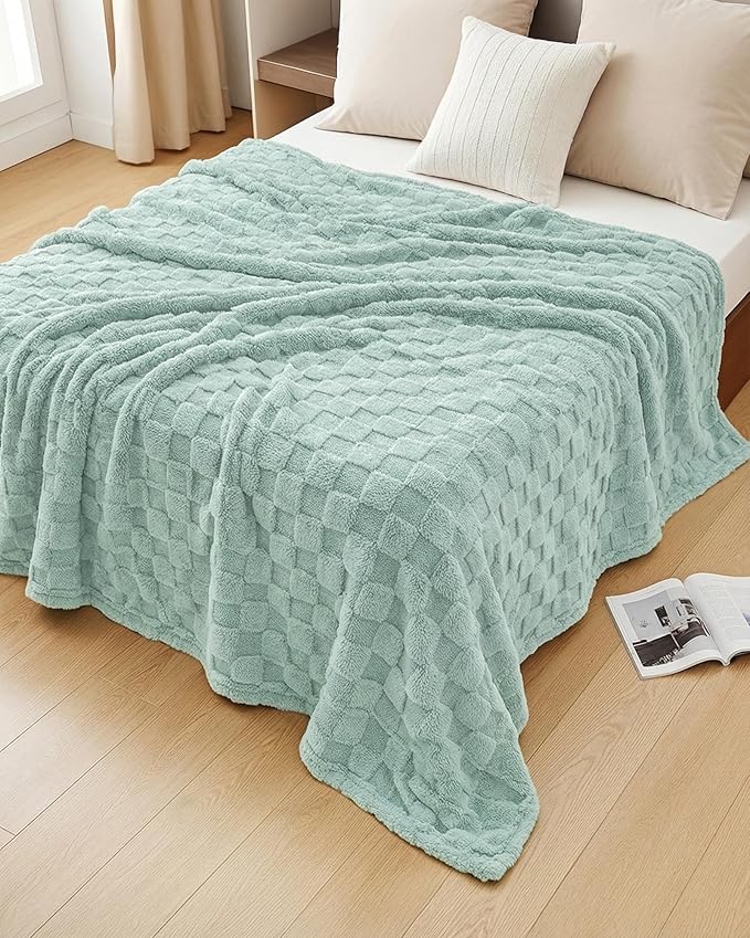 Utopia Bedding Sage Green Checkered Fleece Throw Blanket for Couch, Sofa, Soft Plush Cozy Blanket for Women and Men Home Decor, Ultra Comfy Travel-Friendly Throws for Relaxation, 50x60 Inches