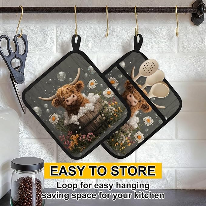 Rural Bathing Highland Cow Pot Holders with Pockets 2 PCS, Heat Resistant Oven Mitts Hot Pads for Kitchen Baking Cooking, Square Thick Pot Holders Kitchen Hot Potholders, 8.5x10 Inches