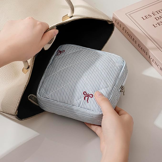RSRSLEII Small Quilted Striped Cosmetic Pouch for Purse, Mini Cotton Makeup Bag with Compartments, Cute Zipper Lipstick Holder for Women (27 Thin Stripes)