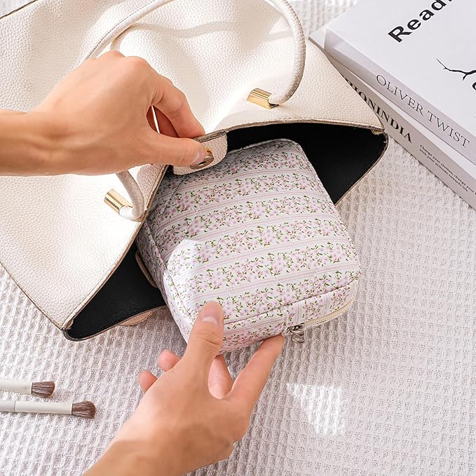 RSRSLEII Small Quilted Cosmetic Pouch for Purse, Mini Cotton Makeup Bag with Compartments, Cute Zipper Lipstick Holder for Women (17Small Pink Flower)
