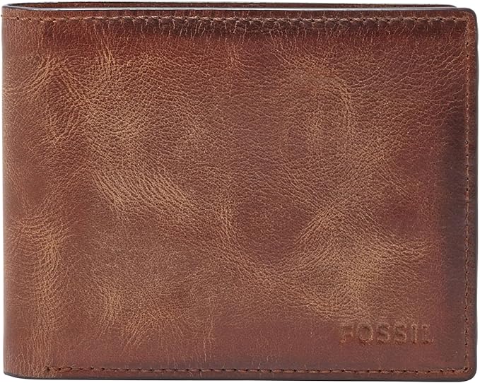 Fossil Men's Wallet, Derrick Leather RFID-Blocking Wallet, Bifold with Flip ID, Brown