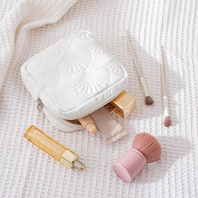 RSRSLEII Small Quilted Cosmetic Pouch for Purse, Mini Cotton Makeup Bag with Compartments, Cute Zipper Lipstick Holder for Women (15Dot Bear)