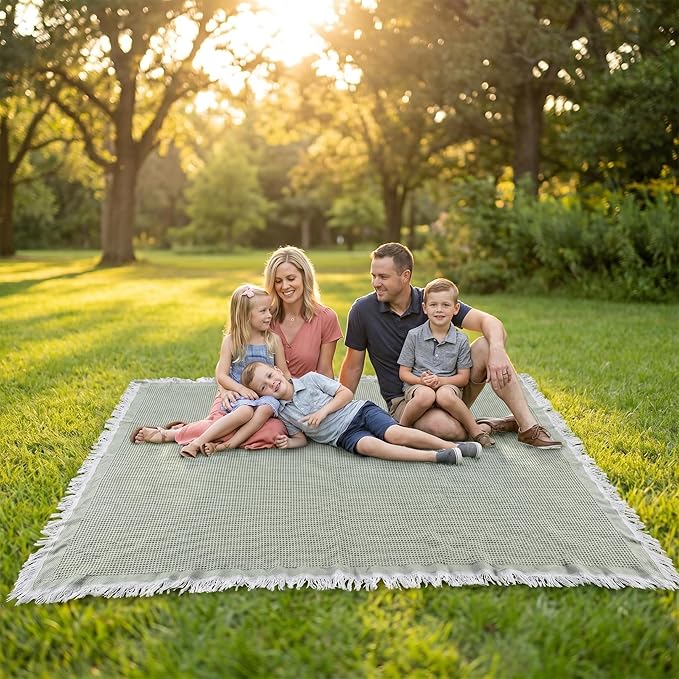 70"x 70" Picnic Blanket Extra Large,Layer Outdoor Blanket for 5 to 7 Adults,Camping Grass Lawn Park Accessories Cute Couple Gifts Ideas Wedding Registry for Park, Beach (Green)
