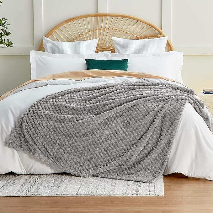 EXQ Home Fleece Throw Blanket for Couch or Bed - 3D Imitation Turtle Shell Jacquard Decorative Blankets - Cozy Soft Lightweight Fuzzy Flannel Blanket Suitable for All Seasons(50"×60",Light Grey)